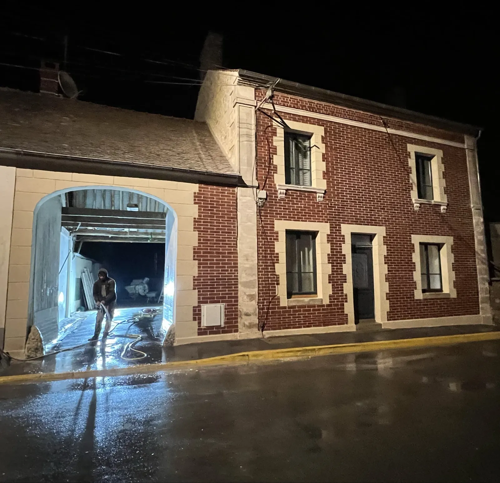 Façade en brique nettoyée avec joints refaits